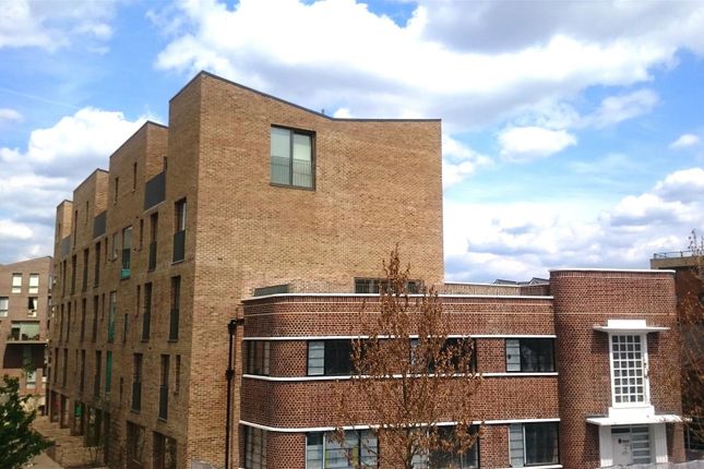 12 Arbor House, Narrow Boat Avenue, Brentford photo 5