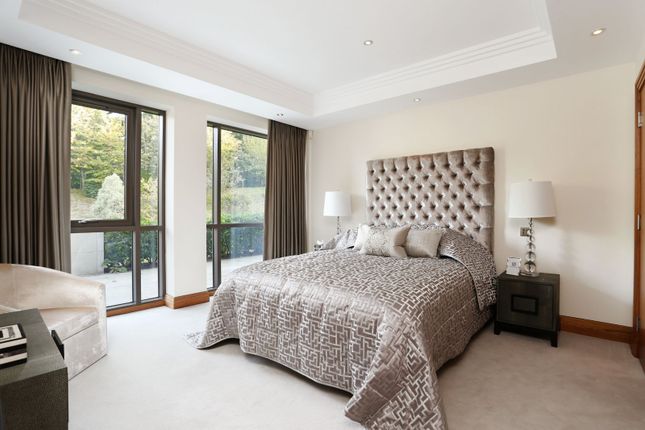 Flat to rent in Charters Garden House, Charters Road, Ascot, Berkshire