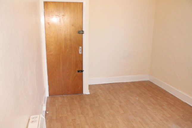 Studio to rent in Antill Road, London