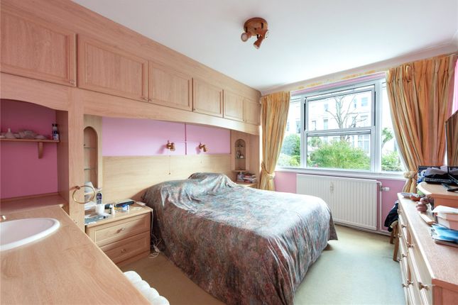 5, Straffan Lodge, London photo 4
