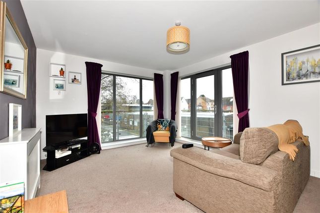 Flat for sale in The Farrows, Maidstone, Kent