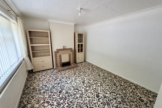 36, Arfryn, Ammanford photo 2