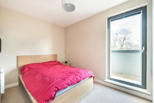 Flat M, 113, Reaston Street, London photo 4