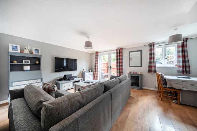 MTVH SO, 42, Dowles Green, Berkshire photo 2