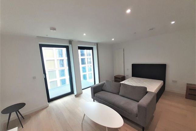 161x Caravel House, Royal Crest Avenue, London photo 4