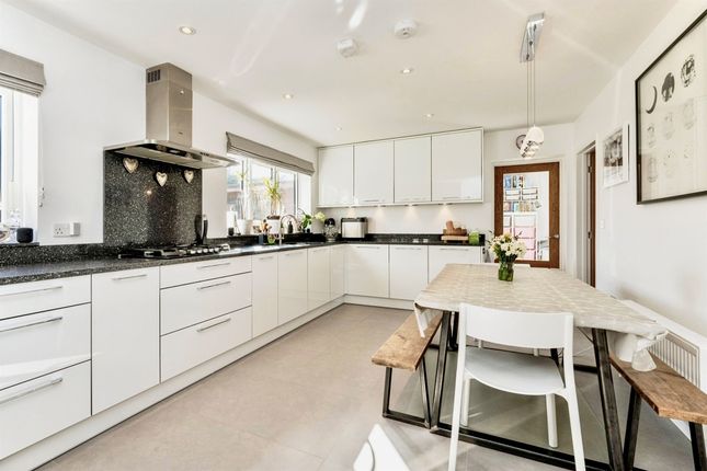 64, Bryants Acre, Aylesbury photo 4