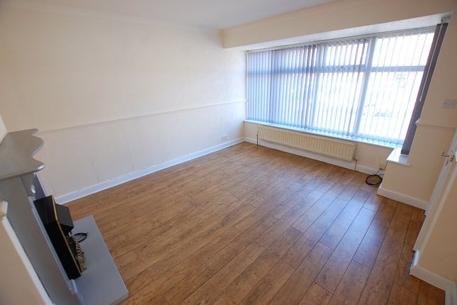 153, Wilshaw Grove, Greater Manchester photo 2