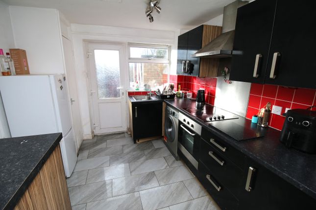 74, Mavor Drive, Bedworth photo 3