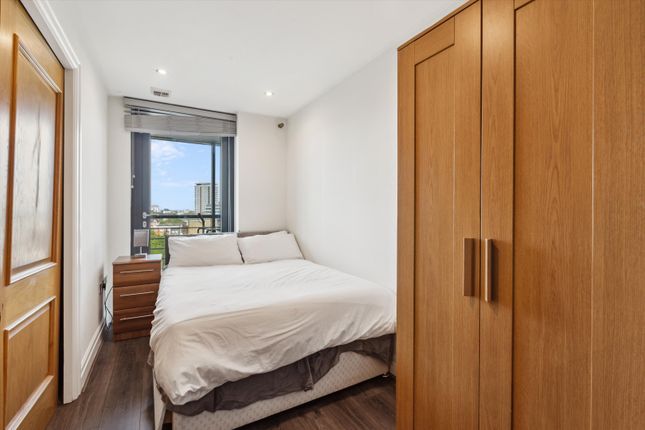 Flat to rent in Sheldon Square, London W2.