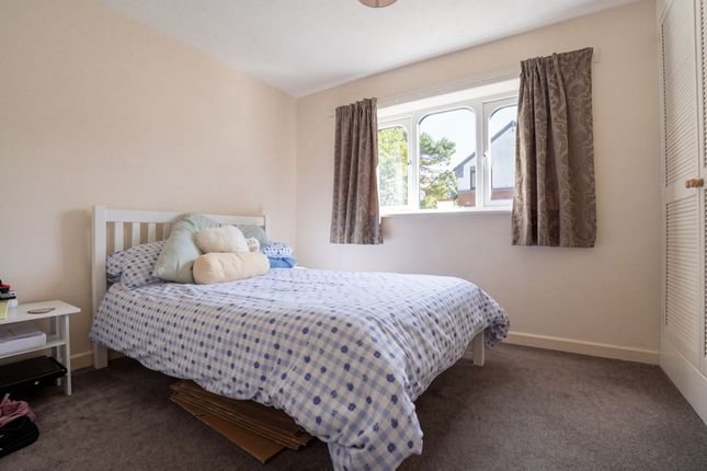 14 Paddock Lane, Stratford-Upon-Avon photo 3