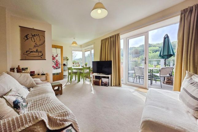 21 Stroudwater Court, Cainscross Road, Stroud photo 2