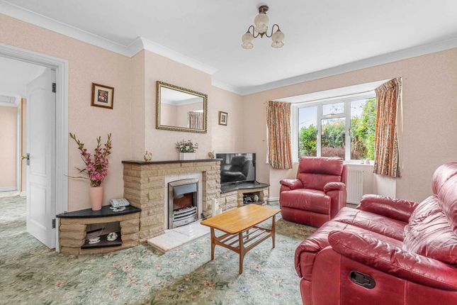 3 Beaumont Way, High Wycombe photo 2