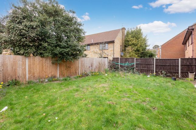 10, Palmerston Avenue, Langley photo 3