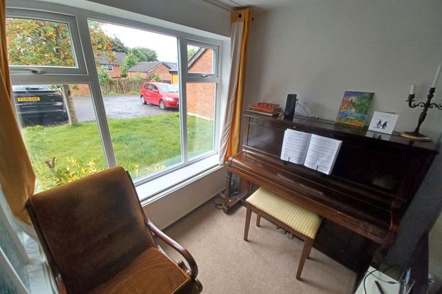 29, Allerton Grange Croft, West Yorkshire photo 4
