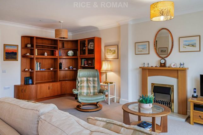 1 Cedar Lodge, Lynwood Village, Rise Road, Ascot photo 4