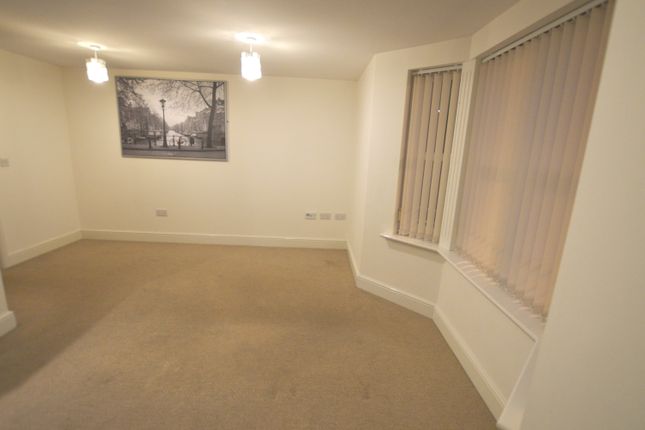 44, Wakefield photo 3