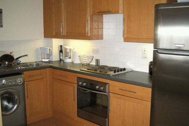 26, Huntington Place, Slough photo 2