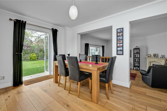20, Lower Sand Hills, Surbiton photo 3