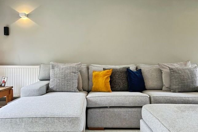 18, Meadowvale, Newcastle Upon Tyne photo 4