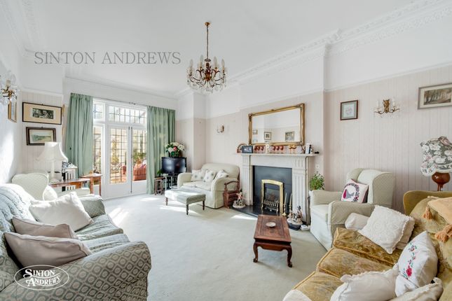 3, Woodville Gardens, London photo 2