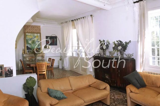 Detached house for sale in Perpignan, 66000, France