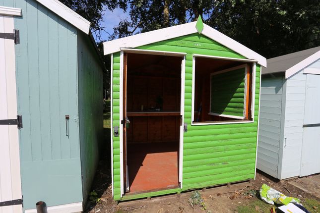 Beach hut 259, Brackenbury Fort, Felixstowe photo 2