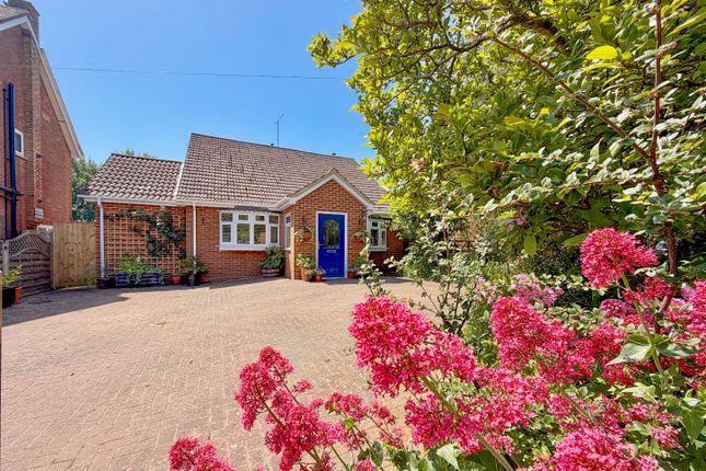 17 Hinton Road, Woodford Halse, Northamptonshire photo 2