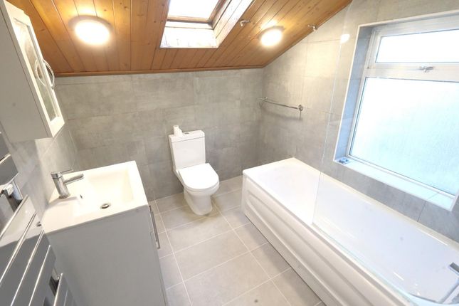 54, Souldern Street, Watford photo 4