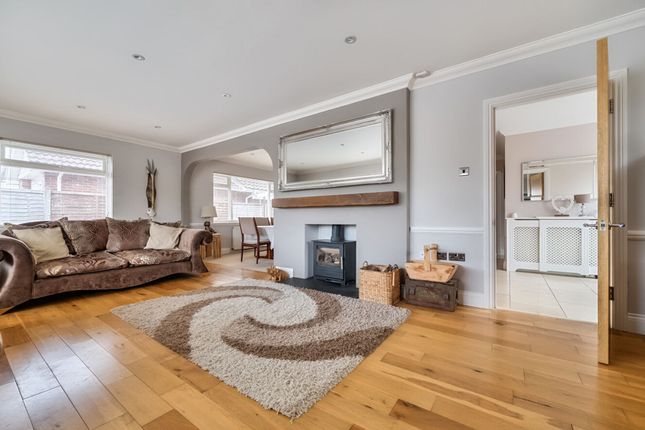 7 Regis Avenue, Bognor Regis photo 2
