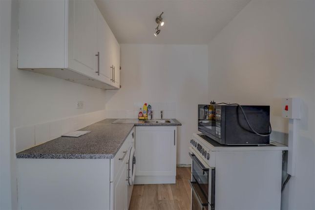 262, Beauchamps Drive, Wickford photo 3