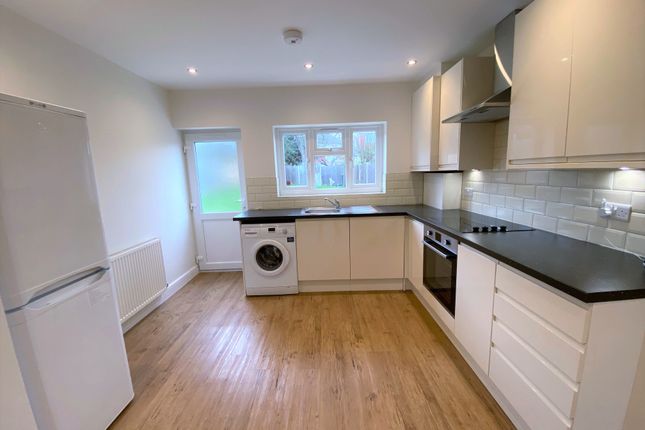 Thumbnail Semi-detached house to rent in Durnsford Road, Bounds Green, London N11,