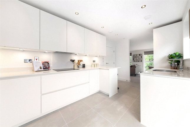 2-bed flat on Flat 7 Eldon Court,, Eldon Park, South Norwood, £450,000