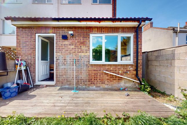 36 Osborne Road, Thornton Heath photo 2