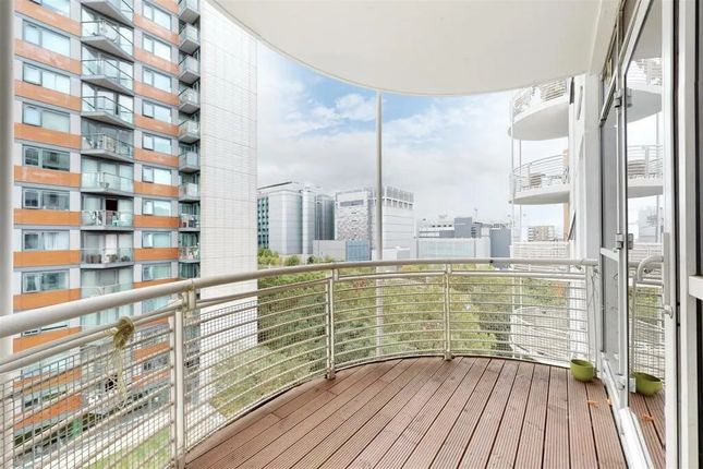 Thumbnail Flat to rent in Switch House, 4 Blackwall Way, London