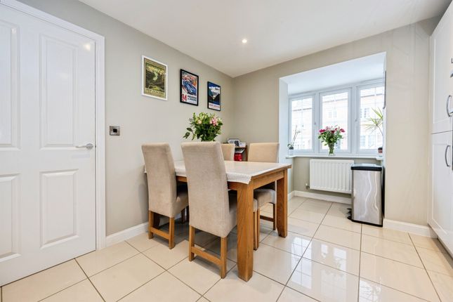 3, Parrott Grove, Bedford photo 3