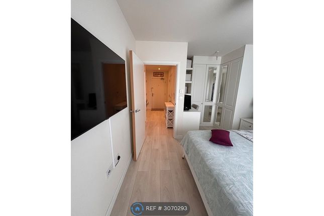 Flat, Foxglove Apartments Bittacy Hill, London photo 4