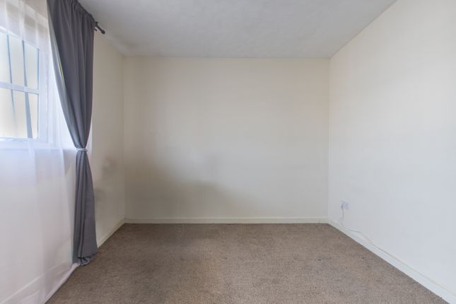23 McKinley Court, Park View Road, Welling photo 5