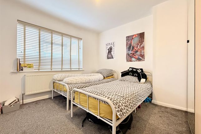 86, Wigmore Road, Carshalton photo 5