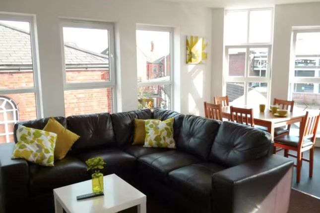 Flat to rent in The Student Block, 42 Ashby Square, Loughborough