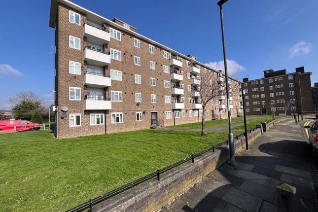 22 Ospringe Court, Alderwood Road, London photo 2