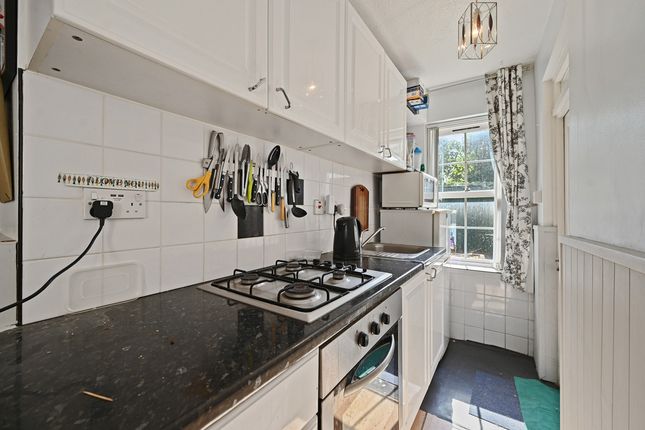 12, St. Thomas's Road, London photo 4