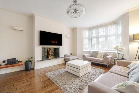 44 Southbourne Crescent, Hendon, London photo 3