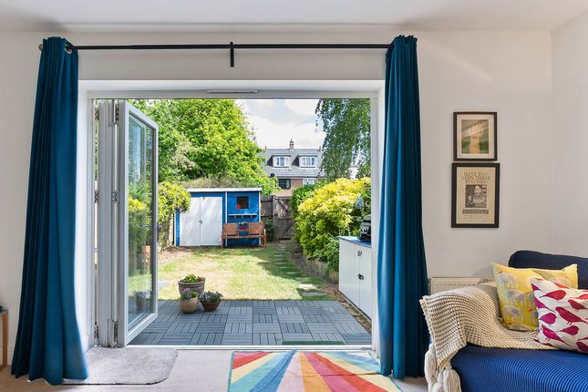 2 Langdale Terrace, Ambleside Avenue, Walton-on-thames photo 4