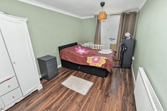 9, Bawn Gardens, West Yorkshire photo 5