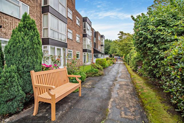 Thumbnail Flat for sale in Daisyfield Court, Bury