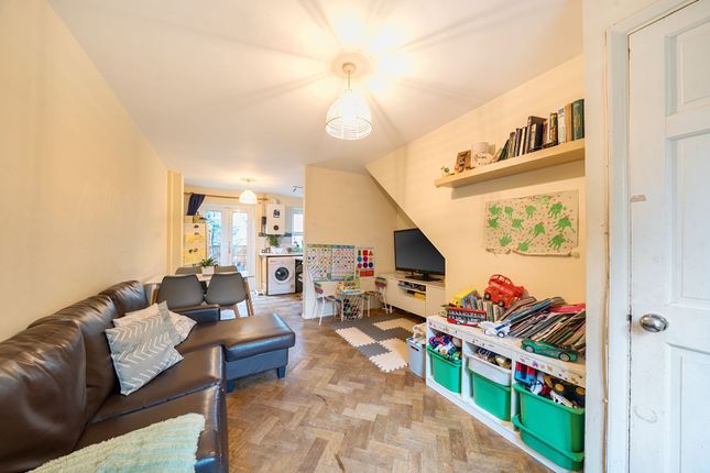 21 Reveley Square, London photo 2