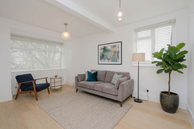 Flat 5,,, Belvedere Court 1A, Wimbledon photo 4