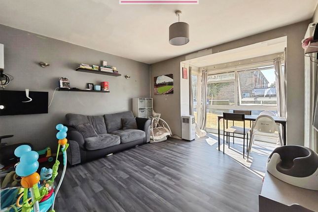 Winton Court, 25,Flat 1, Goldsel Road, Swanley photo 4