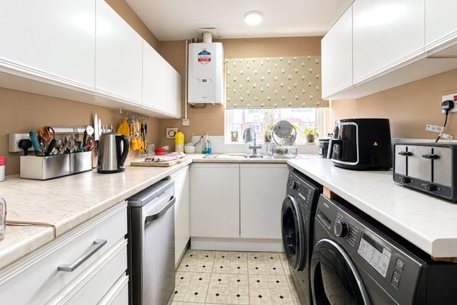 13, Wylye Road, Warminster photo 4