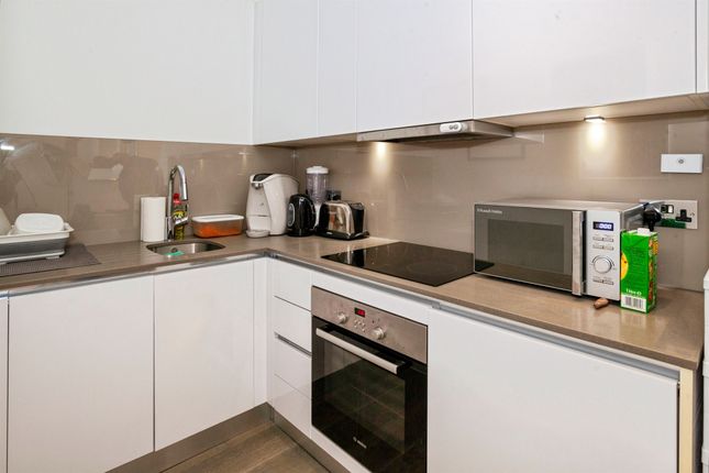 Flat 57, Brickfield Court, 5, Bath Road, Slough photo 4